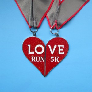 Aangepaste medaillon hanger unieke marathonmedailles slepen in één sneeuwmedaille