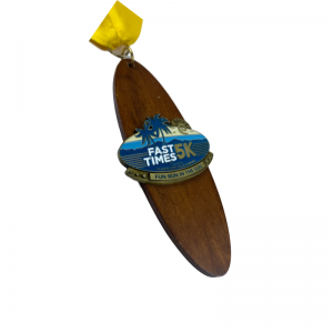 Gag Factory Medals Aangepaste houten medaille houder houten marathon medaille met lasergrave logo