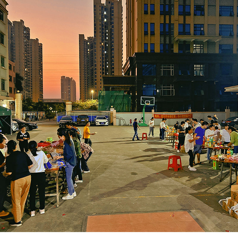 Elongarrow houd een BBQ voor alle teamleden