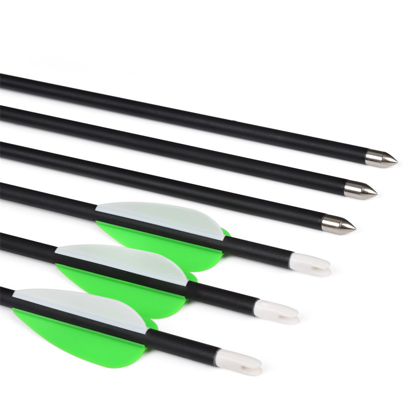 Jeugdpijlen voor schietpartijen op het doelwit