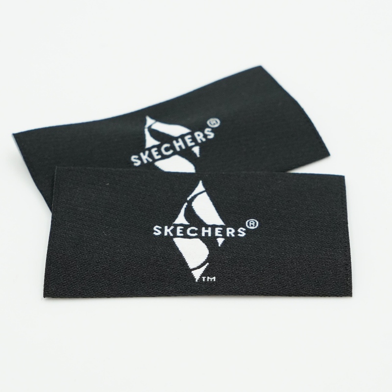 Groothandel kledingontwerpen Aangepaste logo kleding shirt tags kledingstuk katoenen merk labels kleding geweven label milieuvriendelijk