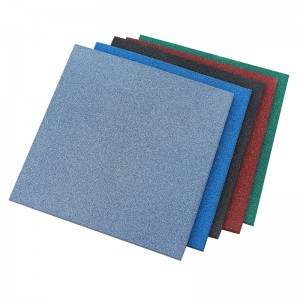 Buiten rubberen tegels