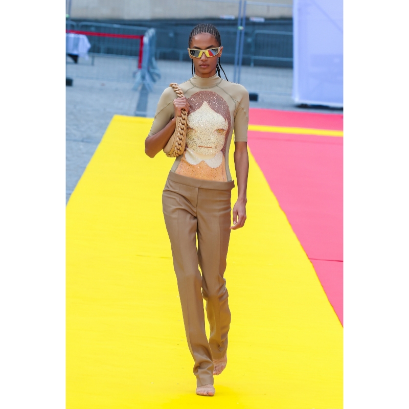 Stella McCartney/yoshitomonara/capsule Collection/rebellious Spirit/cartoon afbeelding grensoverschrijdende gezamenlijkenaam