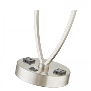 Slaap een lichte tafellamp met geborsteldenikkelafwerking, een op/off rocker -schakelaar en twee stopcontacten in de kamer