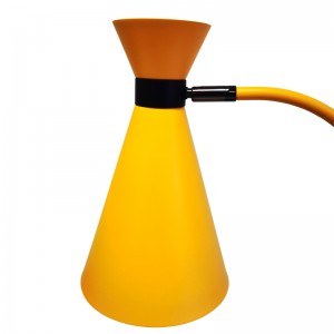 Twee tonen bureaulamp met zwarte en lichtgele afwerking, een op/off rocker -schakelaar en twee handige verkooppunten in de kamer