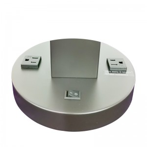 Twee tonen zwarte en geborsteldenikkelafwerking tafellamp met een op/off rocker -schakelaar en twee handige verkooppunten in de kamer