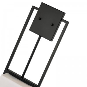 Gastvrijheid hotel muur sconce met matzwarte afwerking en rechthoekige acrylschaduw in hotel typische gang