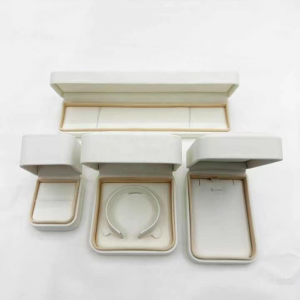 Aangepaste lederen luxe armband ketting oorbellen ringdoos verpakking sieradendoos