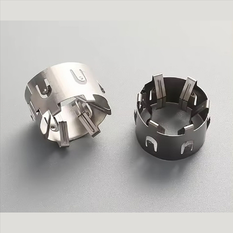 Aangepaste fabricageservice Zwart poedercoating Aluminium stempelen Buigen Ponsen Vormdelen voor golfduwwagen