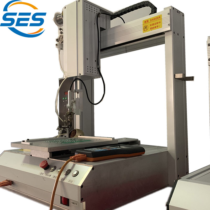 Automatische puntlassoldeermachine