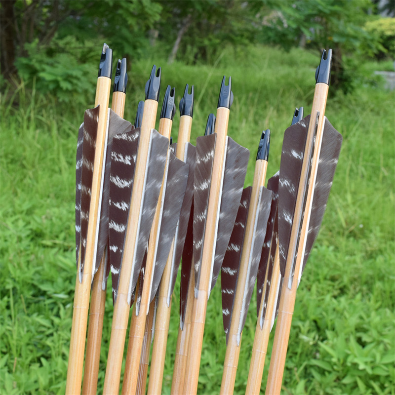 Houten pijlen voor traditionele boogschutters