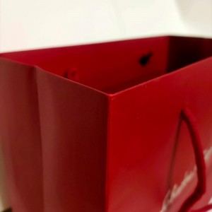 Levendige rode luxe Kraft tas