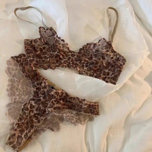 Europese en Amerikaanse sexy lingerie - Franse stijl ultra - dunne luipaard - Druk kanten beha ingesteld voor grote bustes waardoor de buste er kleiner uitziet, beschikbaar in plusgroottes MLV165 Prijs:$119.99