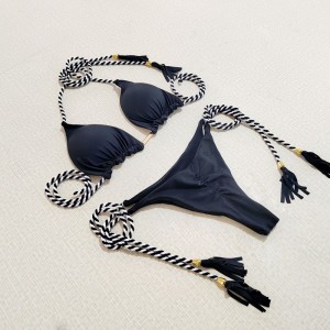 Sexy twee - stuk bikini voor hete meiden. Driehoekstijl, dubbel - zijdige kleur - blokkeren. Strandbikini -zwempak, drie - Puntstijl 8826 Prijs:$79.99