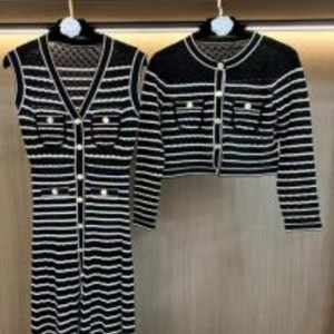 V-Nek mouwloze lange gebreide gestreepte kledingset