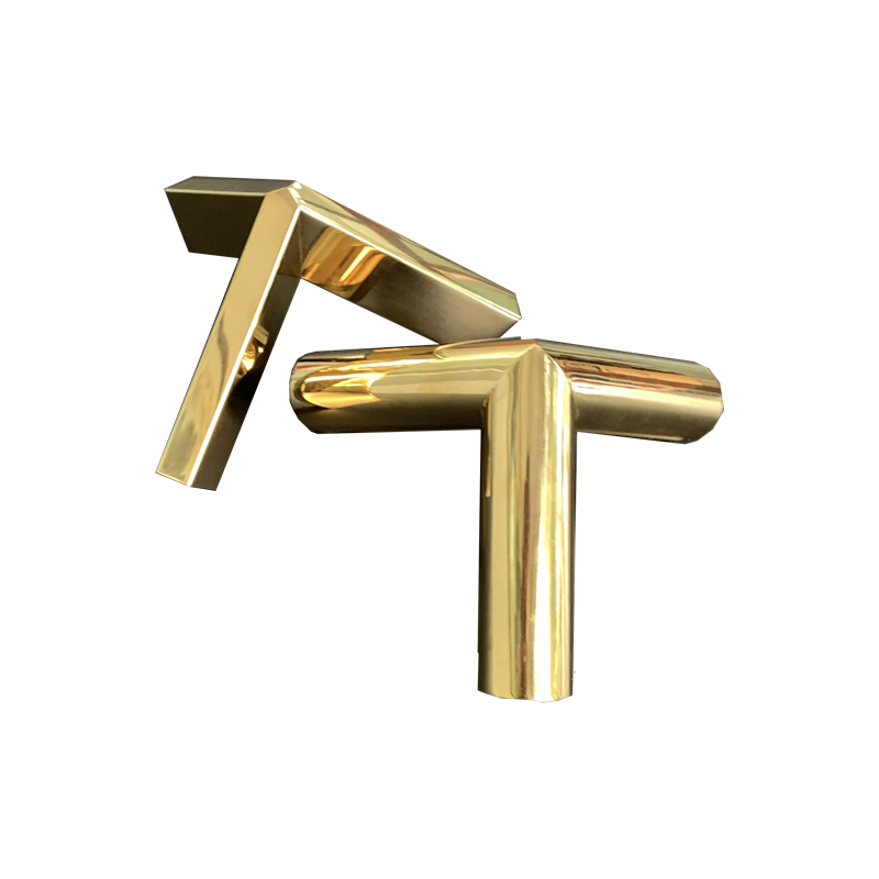 Zotye roestvrijstalen goud geëlektropleerde driehoekige drie-Dimensionaal holle stand ornament